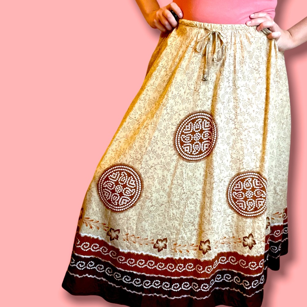 Vintage 90s boho hippie skirt. Tan with brown floral design size large